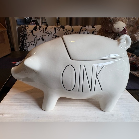 Rae Dunn Artisan Collection Pig Cookie Jar - Picture 1 of 3